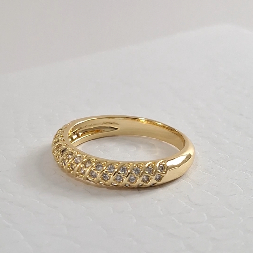 Diamonds Band ring